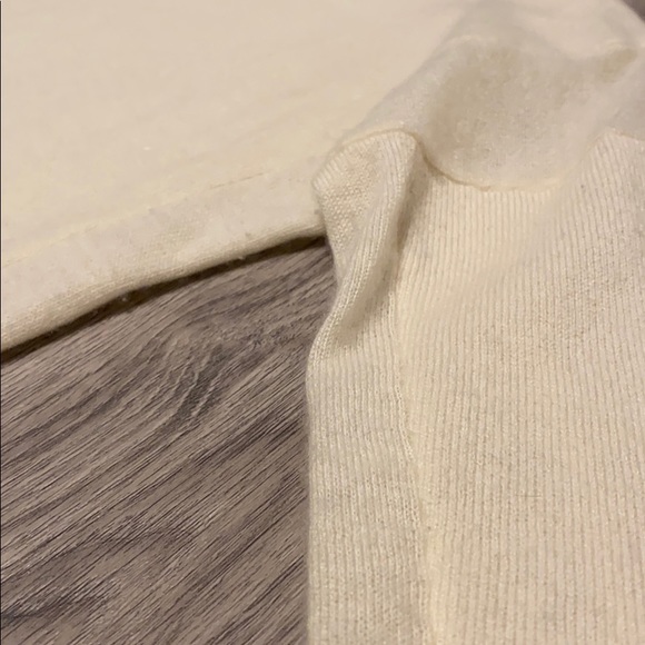 Vince Ivory CASHMERE Light Weight Sweater!! - Picture 6 of 7